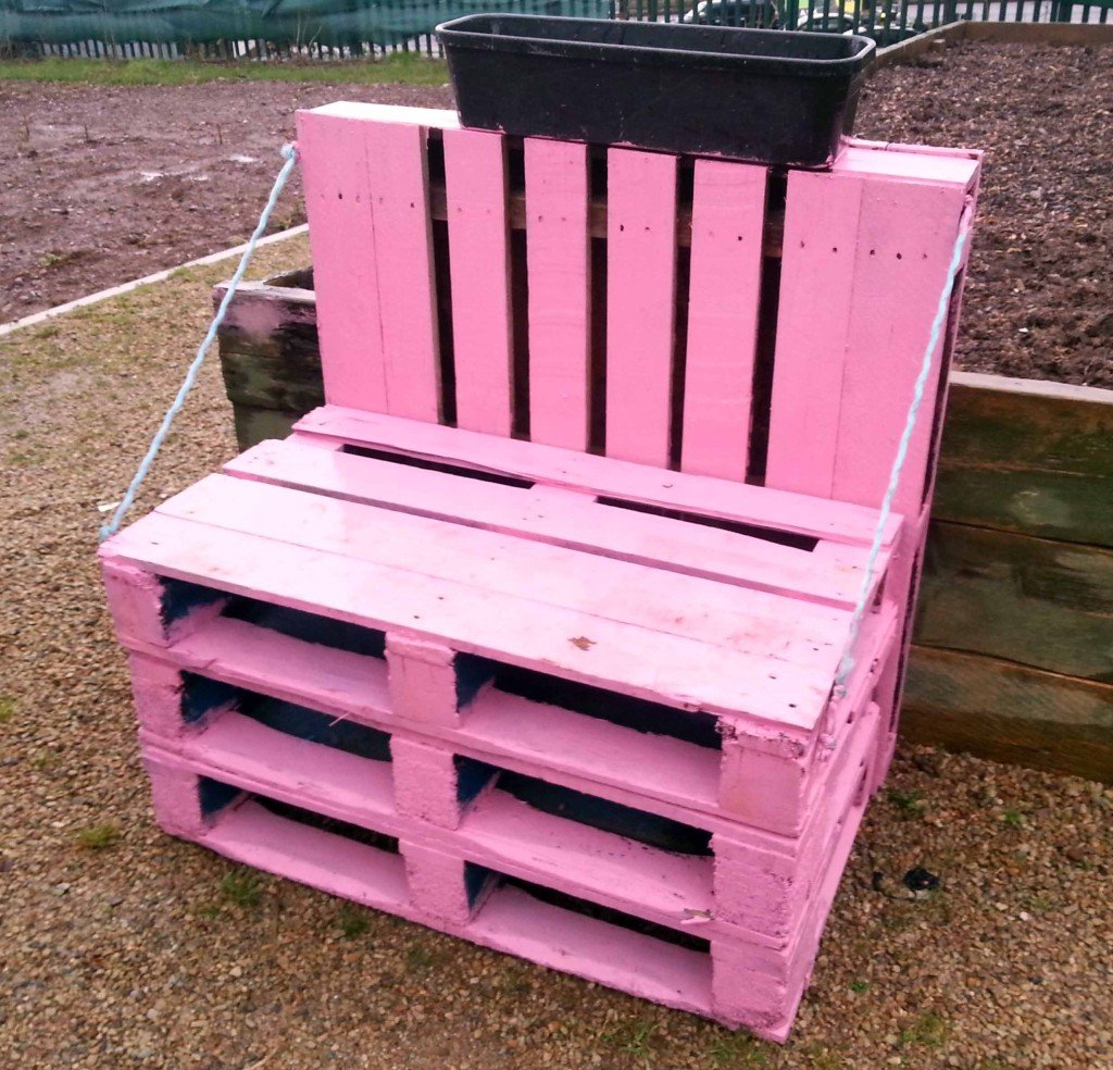 Come costruire una sedia da giardino con i pallet: come costruire ...