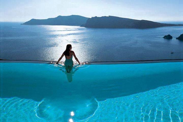 piscina a sfioro infinity pool