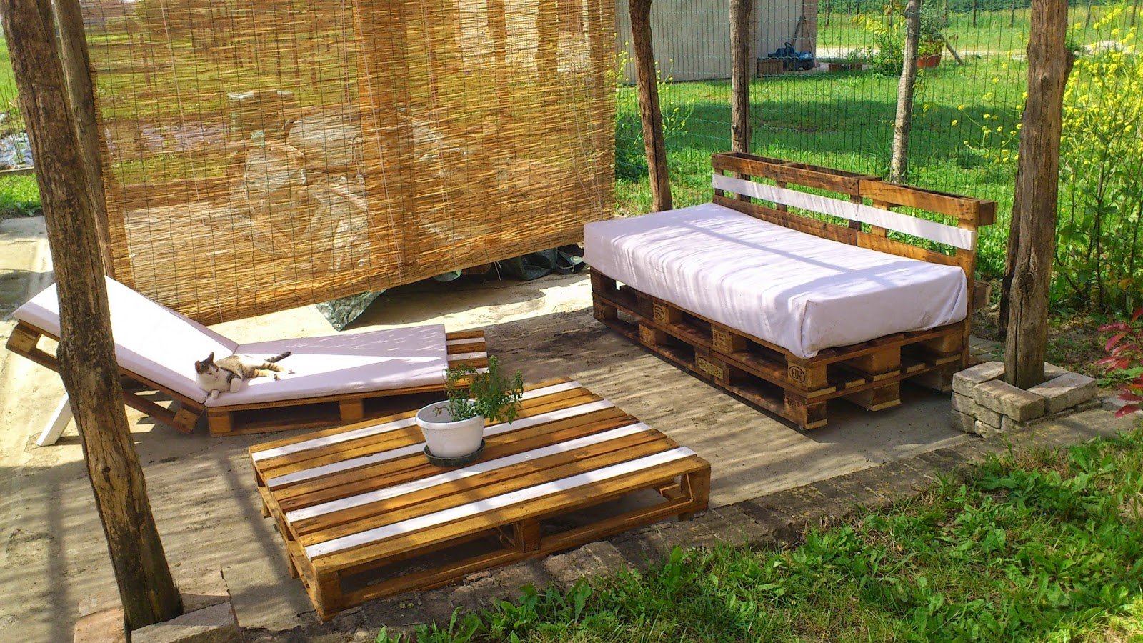 Riciclo creativo per il giardino: 3 idee di arredamento Mobili da giardino con pallet