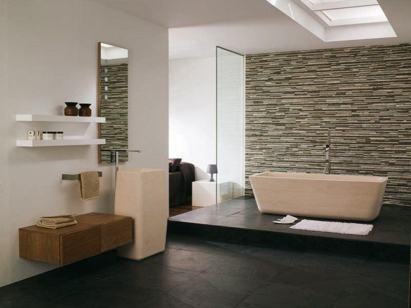 Pietra naturale in bagno: idee per il rivestimento del bagno ... Rivestimento bagno in pietra