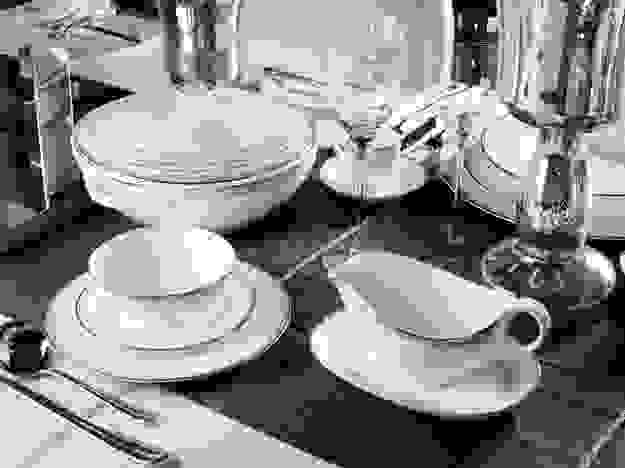 Come apparecchiare la tavola in stile classico: piatti morbidi, poco geometrici