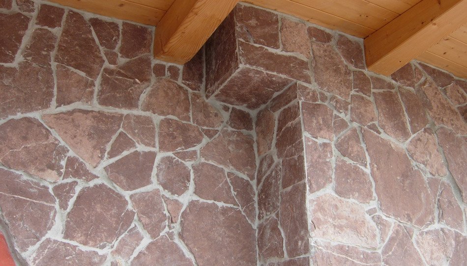 Muri in pietra interni e per esterni: materiali e caratteristiche Parete in pietra finta per interni ed esterni