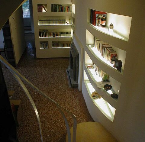 Libreria in cartongesso con faretti