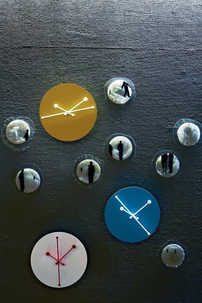 Orologio Da Parete Sagomato Cagliari Calcio - Forma Del Club, Colori Sociali Bianco Blu Rosso, Regalo Per Tifosi