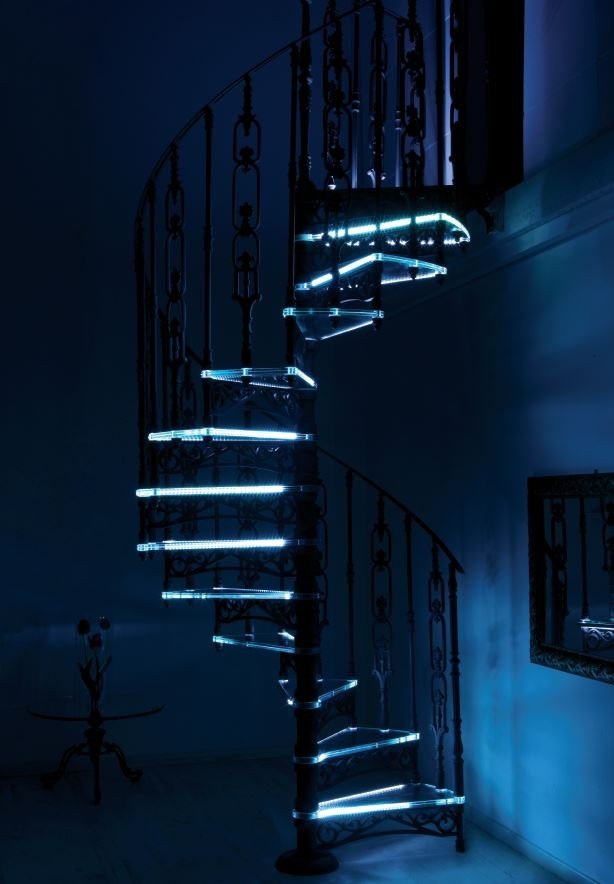 Scale in vetro: caratteristiche e spunti di design — designandmore ... Scale di vetro