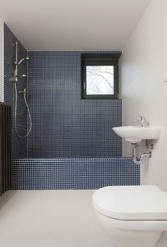 Vasche in muratura a mosaico o in cemento: soluzioni e idee Vasca doccia in muratura