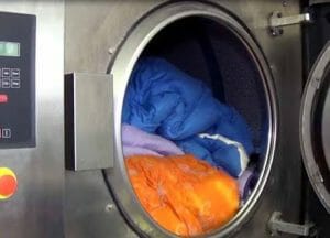 Come lavare il piumone in lavatrice: preparazione, detersivi e ... Lavare piumino in lavatrice