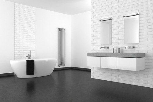 pavimento scuro in resina - Materiali per il bagno