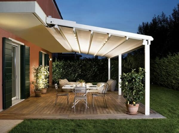 tenda da esterno a bracci estensibili per giardino