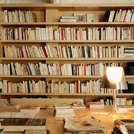 libreria a soffitto