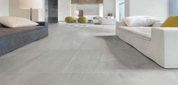 Pavimento moderno in gres grigio chiaro