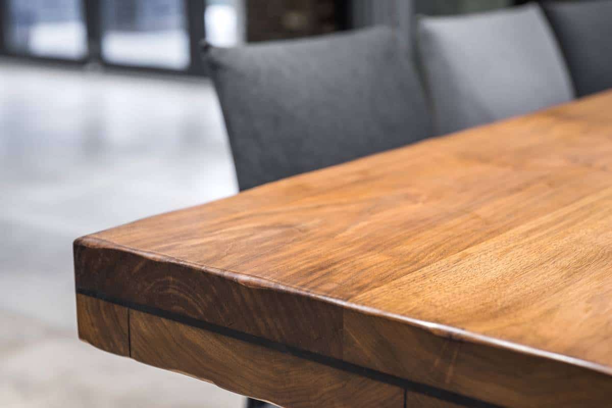 tavolo legno massello - materiali naturali e sostenibili